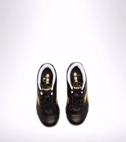 SCARPA DA CALCIO JUNIOR DIADORA PICHICHI 3 TF NERA CON LOGO DORATO 10 SCARPA DA CALCIO JUNIOR DIADORA PICHICHI 3 TF NERA CON LOGO DORATO -Corriviva Negozio 0046985 scarpa da calcio junior diadora pichichi 3 tf nera con logo dorato